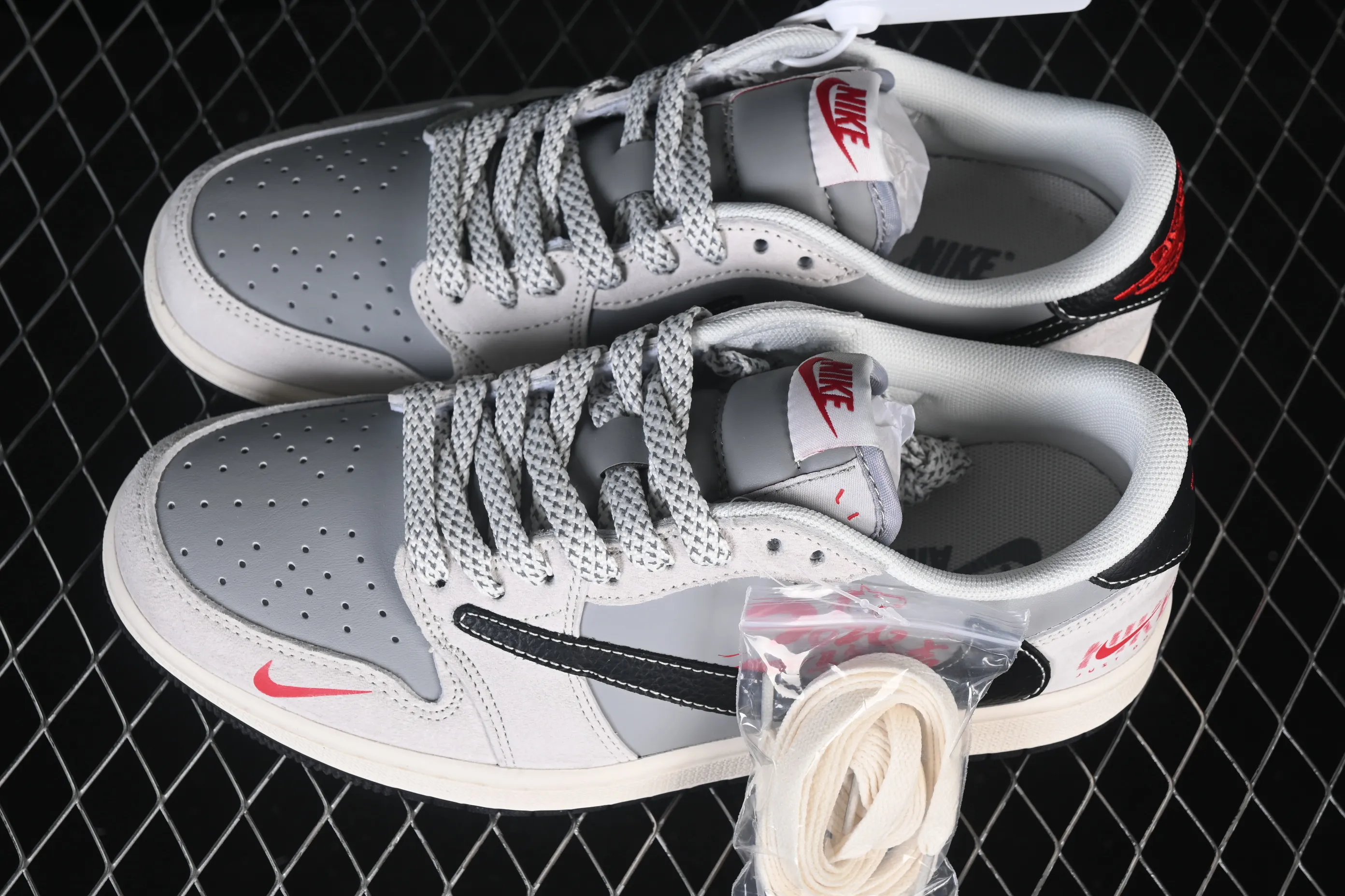All categories Air Jordan Jordan series basketball shoes Air Jordan 1 Low high-end customized low-top sneakers Travis Scott x Fragment Design x Air Jordan 1 Low OG SP AJ1 Joe 1 Year of the Horse limited edition gray and red contrasting low-top cultural casual sneakers JP2026-117
